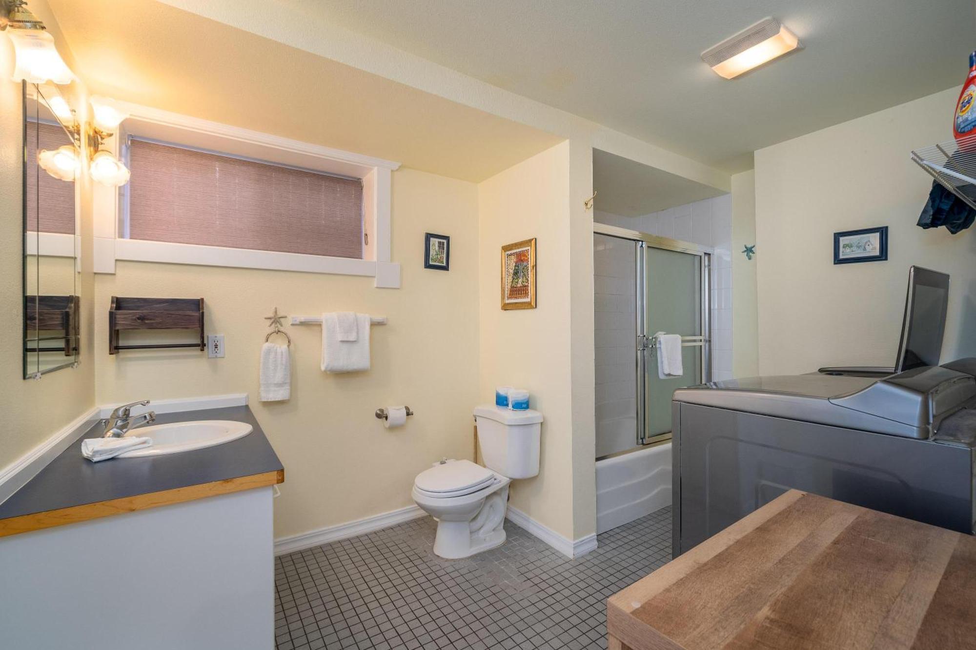 Nyevana Beach House Newport Exterior photo
