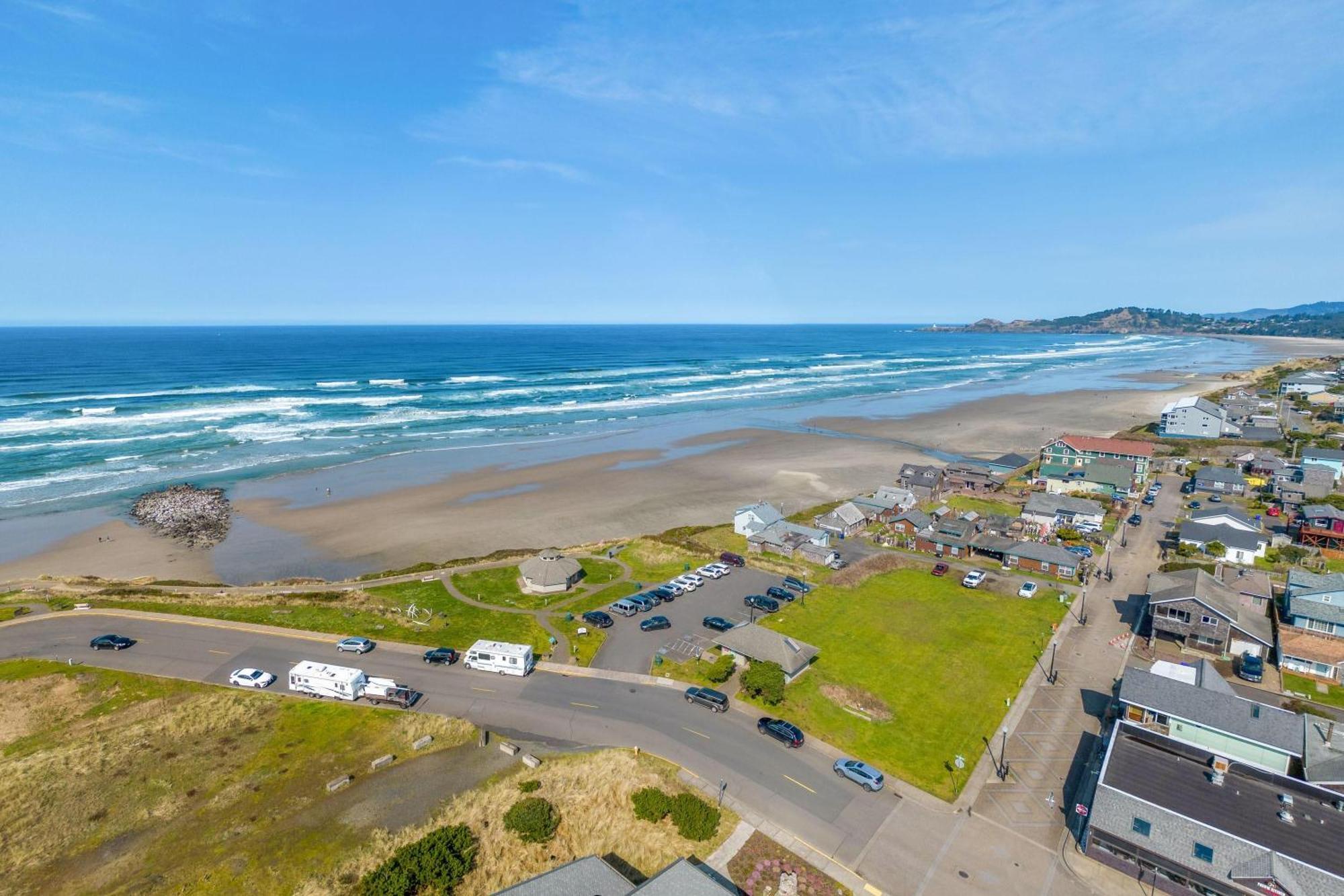 Nyevana Beach House Newport Exterior photo
