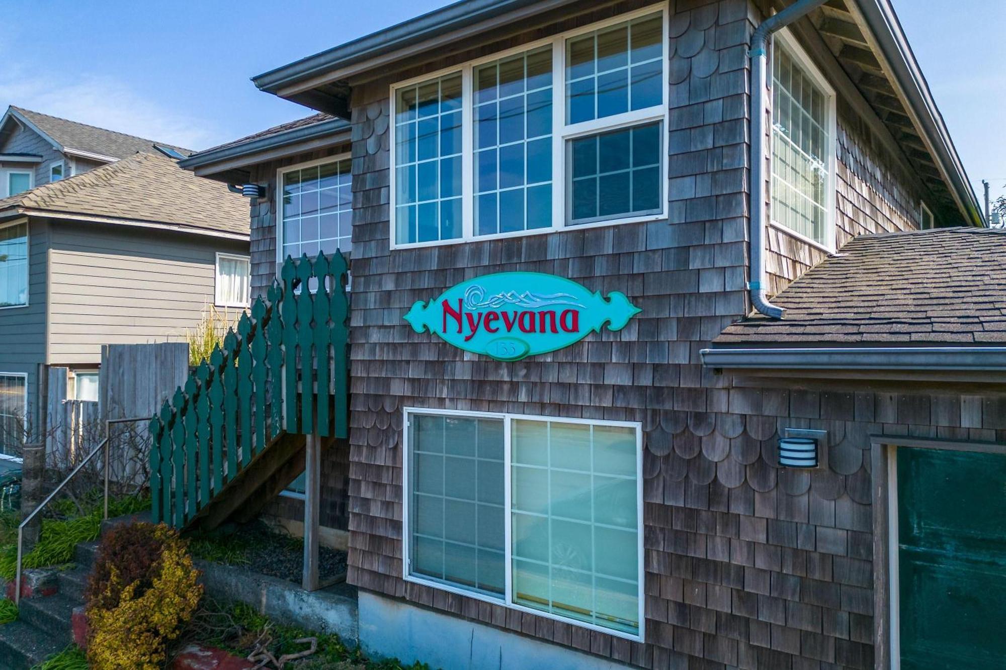 Nyevana Beach House Newport Exterior photo
