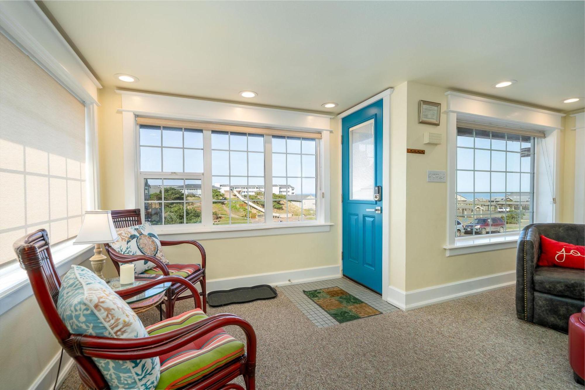 Nyevana Beach House Newport Exterior photo